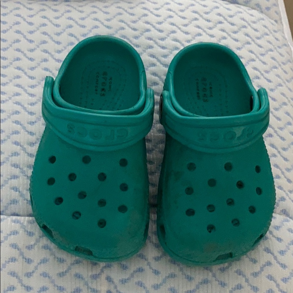 Crocs child size 6 Teal